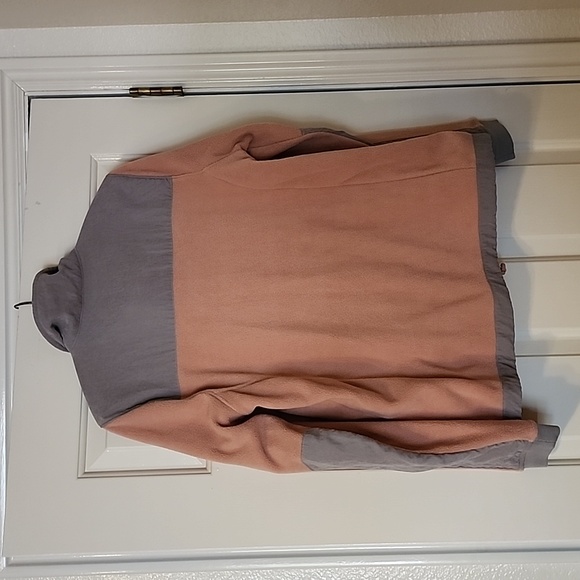 Entro light pink and gray size medium fleece jacket - Picture 2 of 4